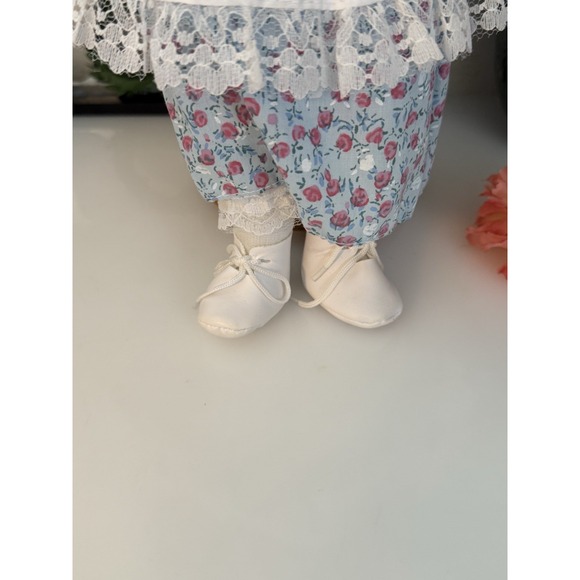 Porcelain Doll Blond Braids Hair Floral Print & White Lace Dress 16\